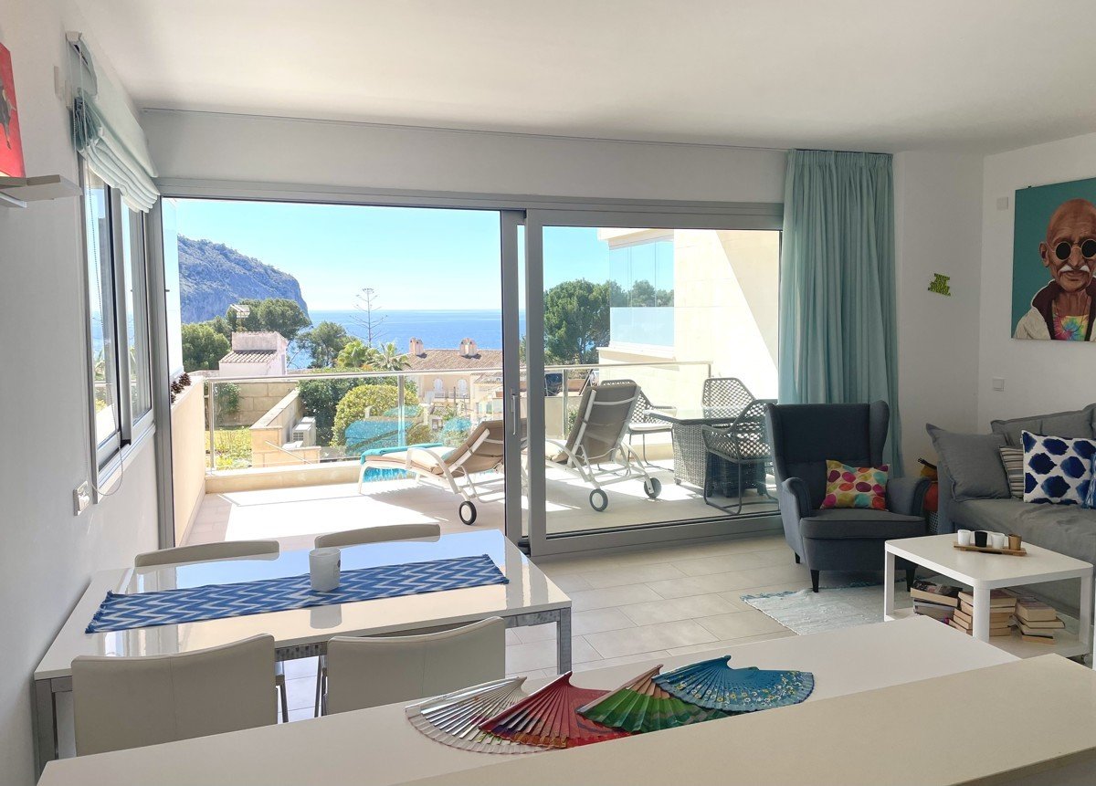 Moderne Wohnung mit Meerblick und Pool in Camp de Mar 