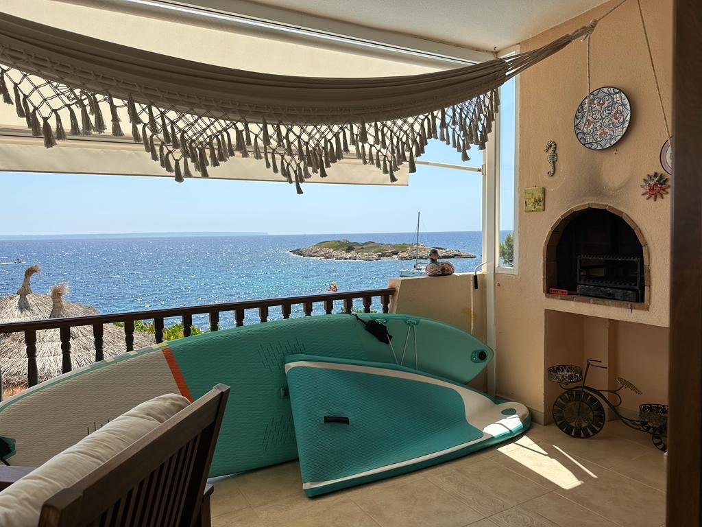 Wohnung in erster Meereslinie mit Pool in Illetas