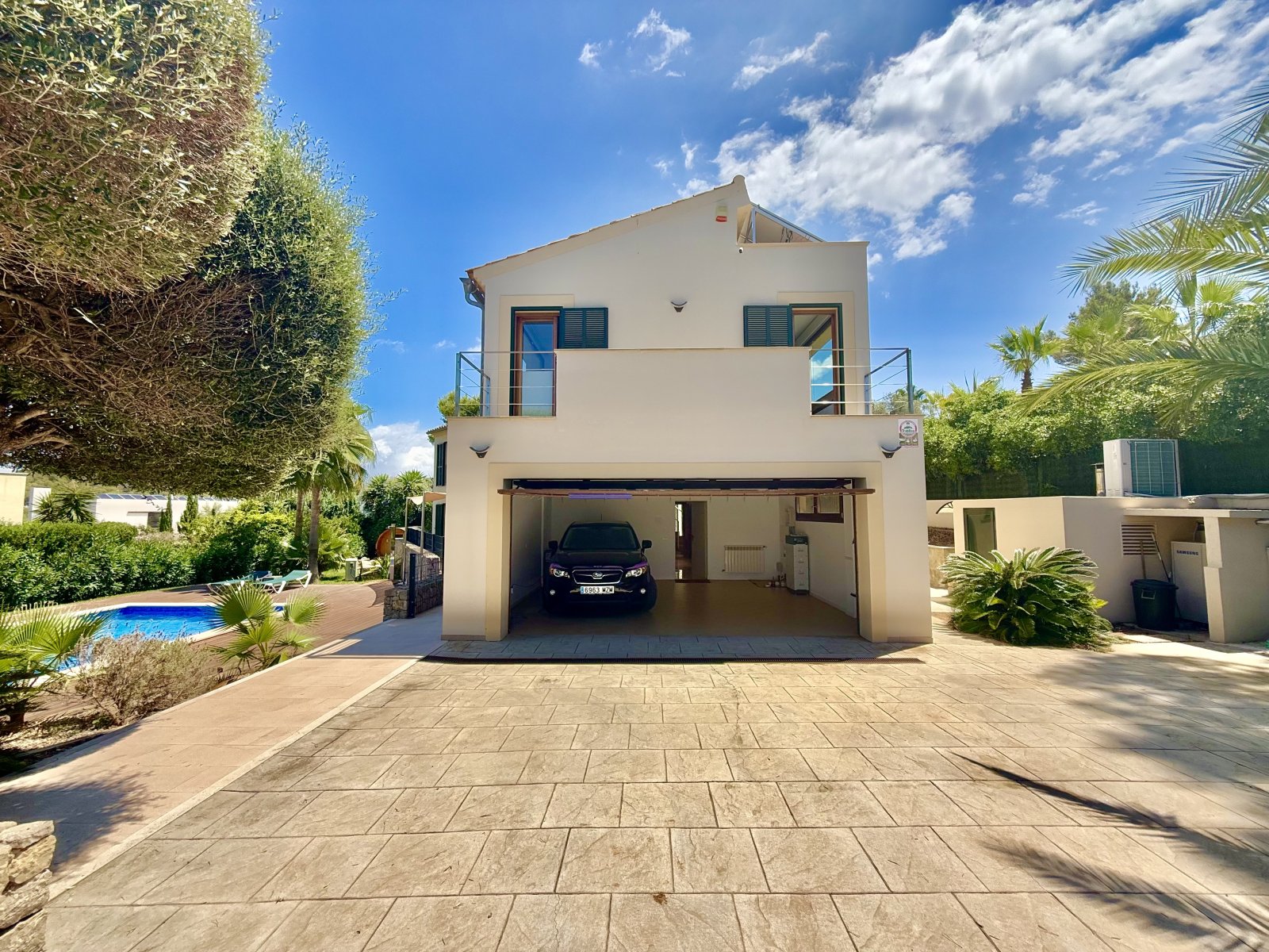 Exklusive Villa mit Pool und Sauna in Top-Lage