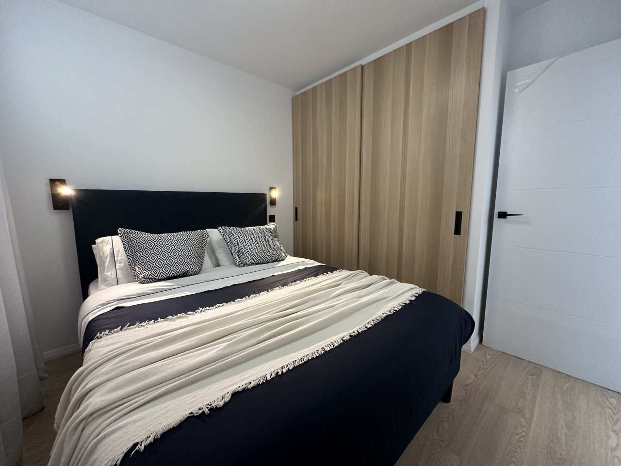 Modern flat in Santa Ponsa in first sea line with pool