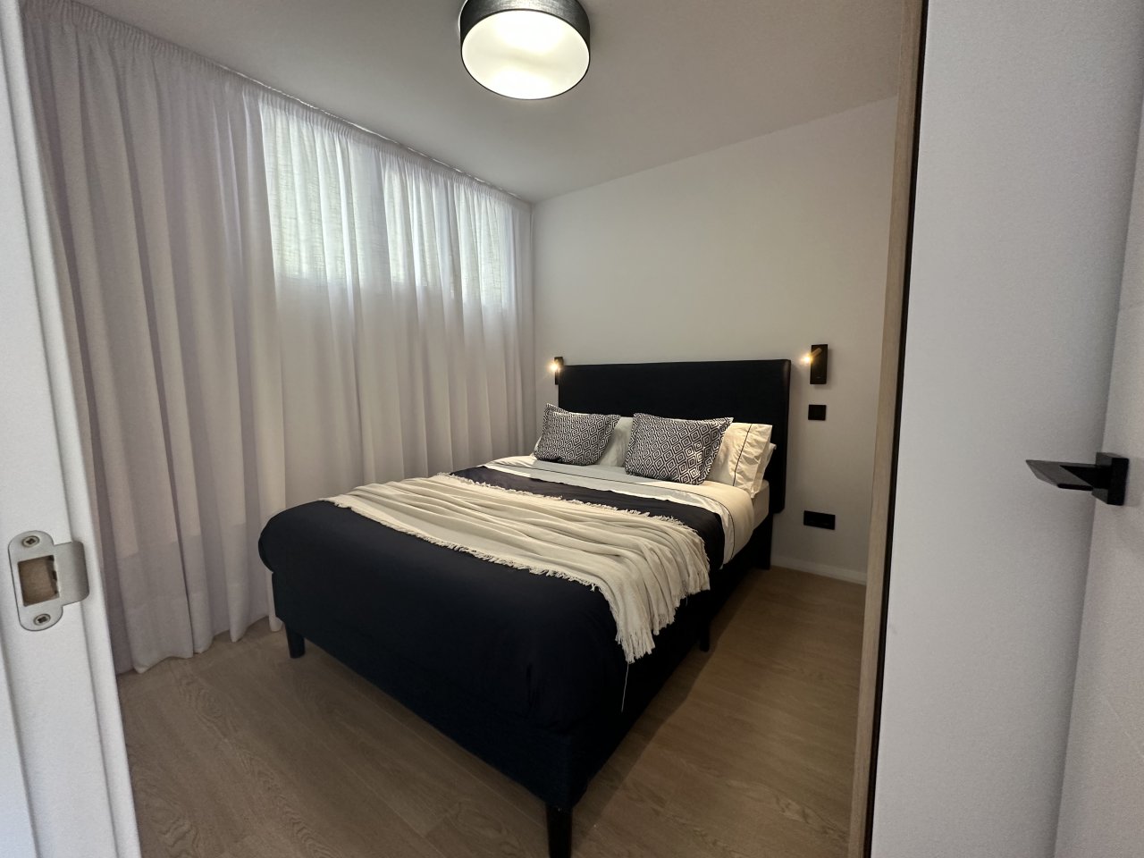 Modern flat in Santa Ponsa in first sea line with pool