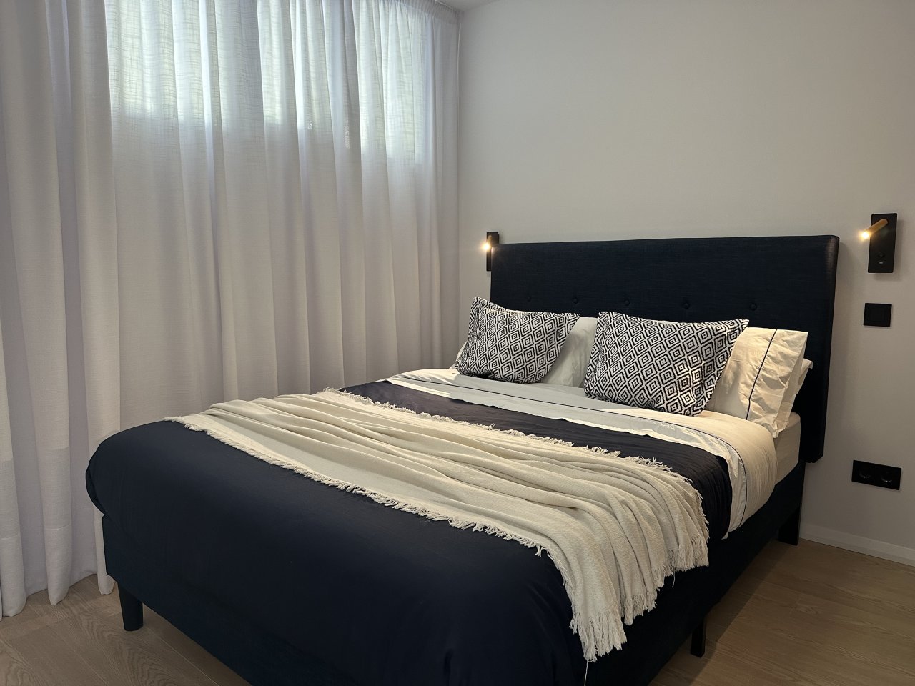 Modern flat in Santa Ponsa in first sea line with pool