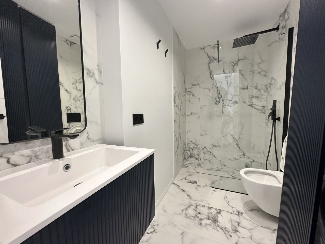 Modern flat in Santa Ponsa in first sea line with pool