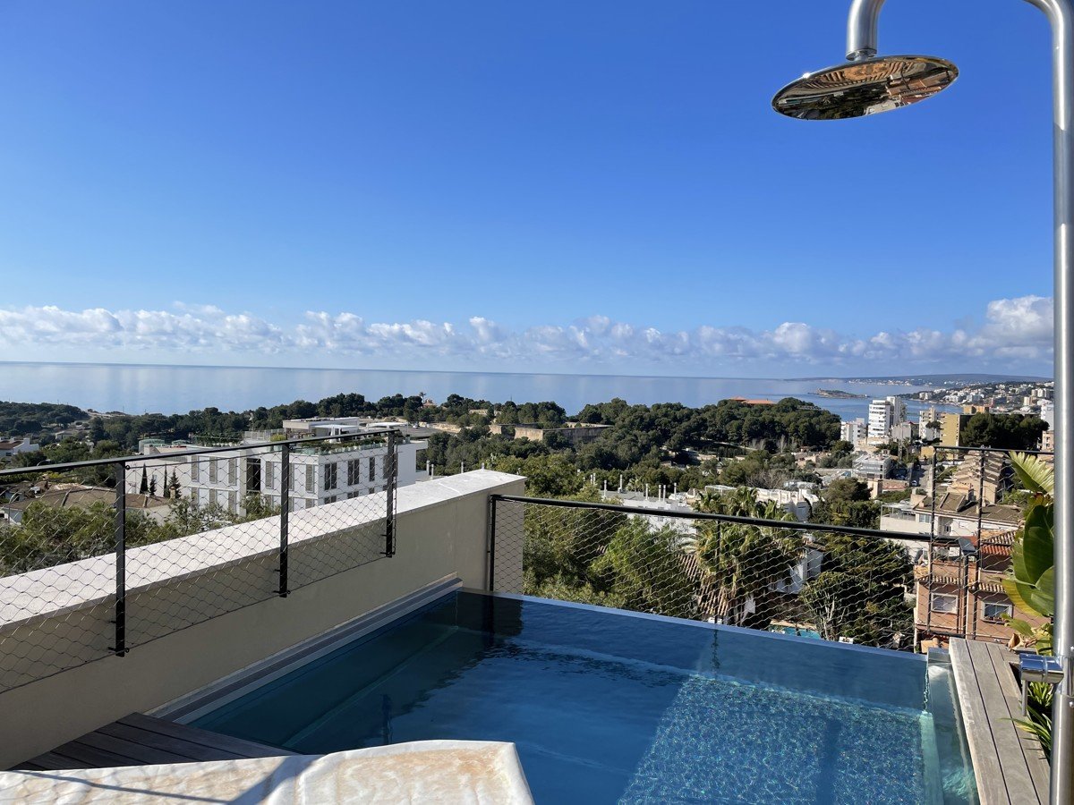 Bonanova: New construction duplex luxury penthouse with roof terrace, pool and sea view in Bonanova 