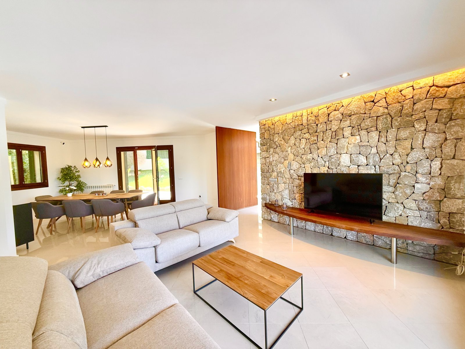 Exklusive Villa mit Pool und Sauna in Top-Lage