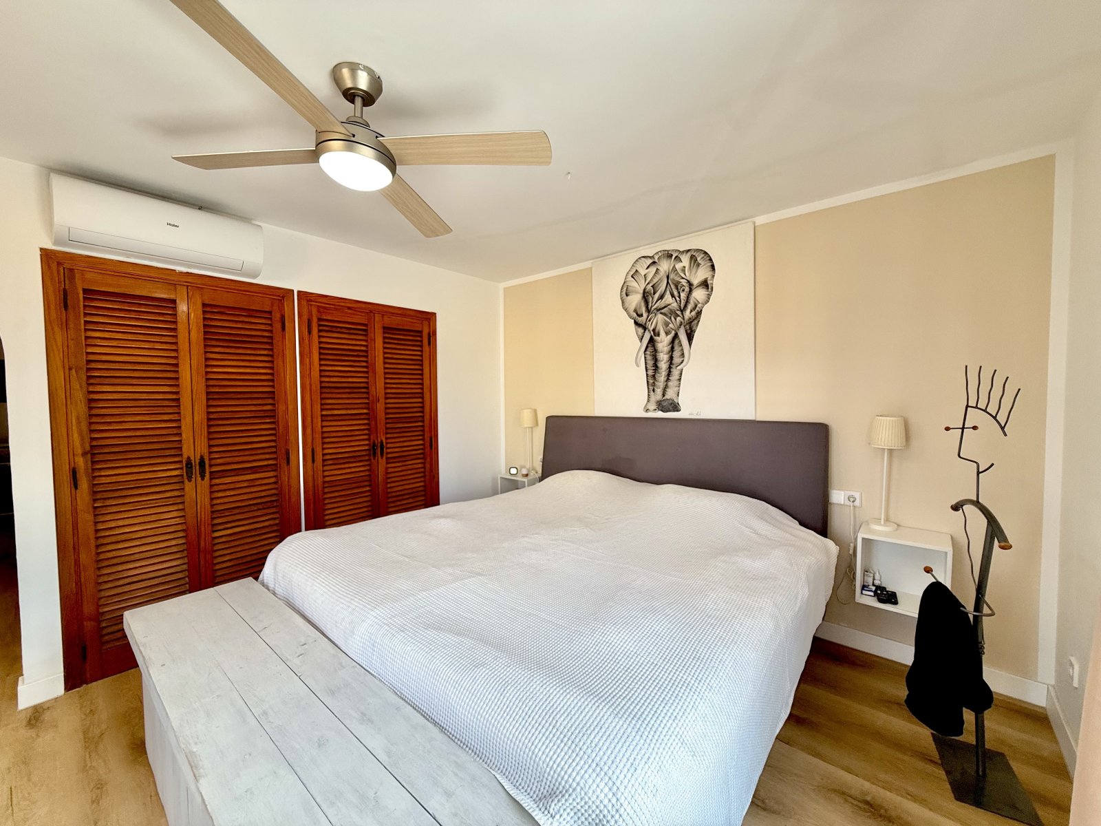 Attraktives Reiheneckhaus in Santa Ponca mit Waldblick