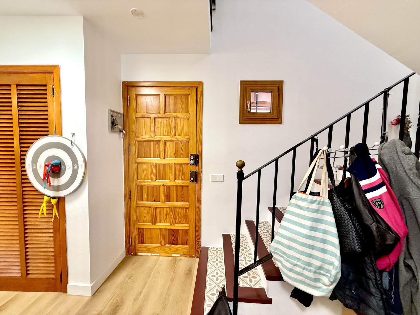 Attraktives Reiheneckhaus in Santa Ponca mit Waldblick