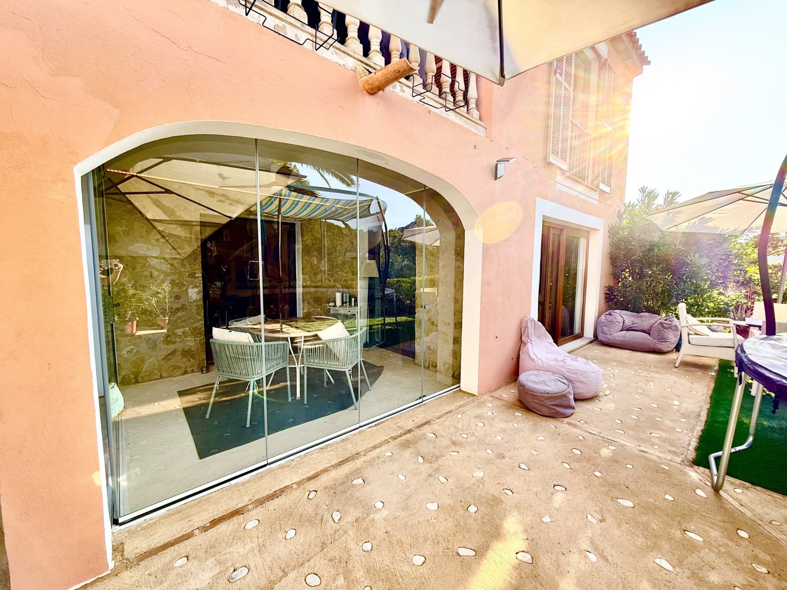 Attraktives Reiheneckhaus in Santa Ponca mit Waldblick