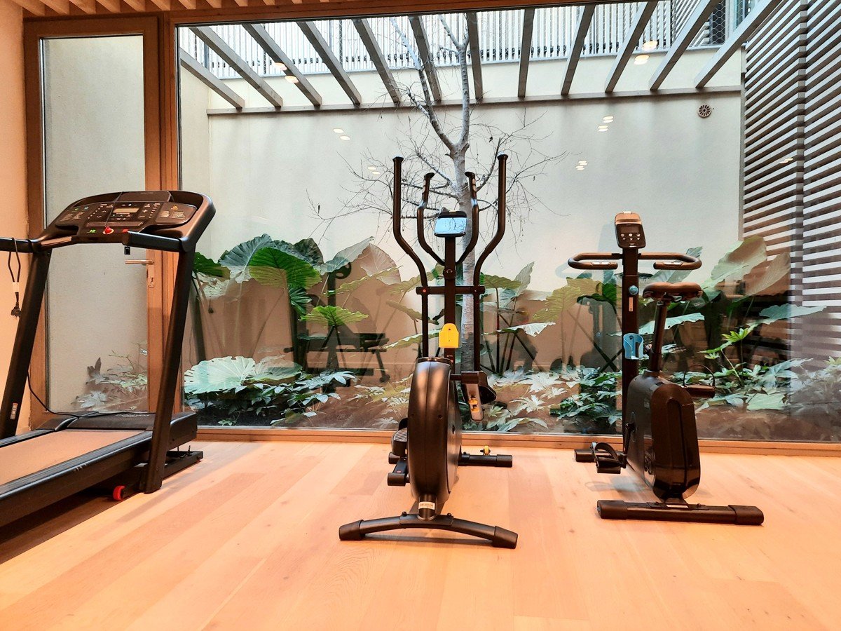 Ático dúplex de lujo de nueva construcción con azotea, piscina y vistas al mar en Bonanova