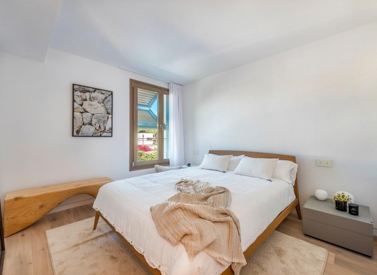 Ático dúplex de lujo de nueva construcción con azotea, piscina y vistas al mar en Bonanova