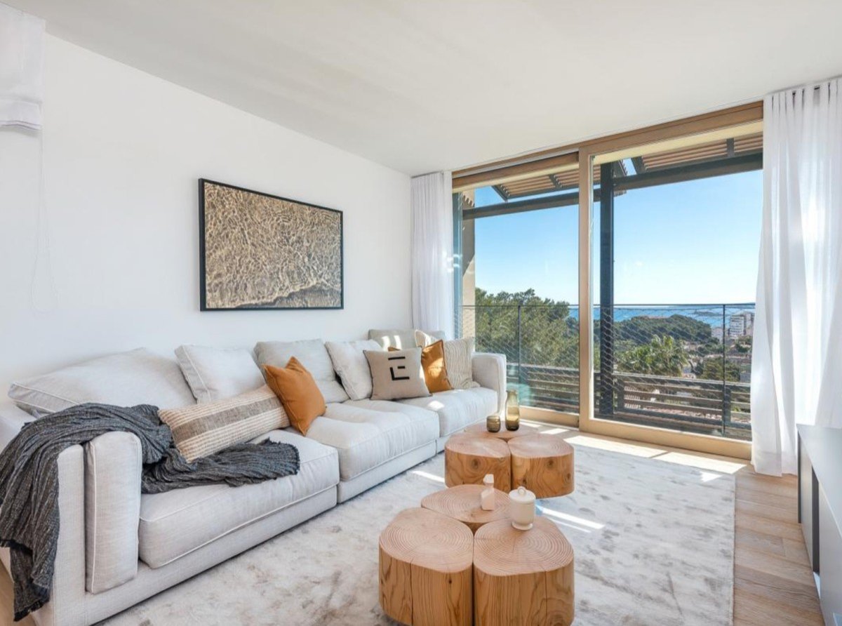 Ático dúplex de lujo de nueva construcción con azotea, piscina y vistas al mar en Bonanova