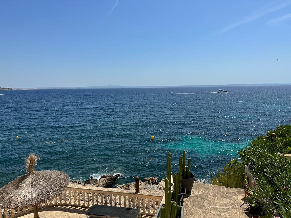 Illetas: Piso en primera línea de mar con piscina en Illetas 