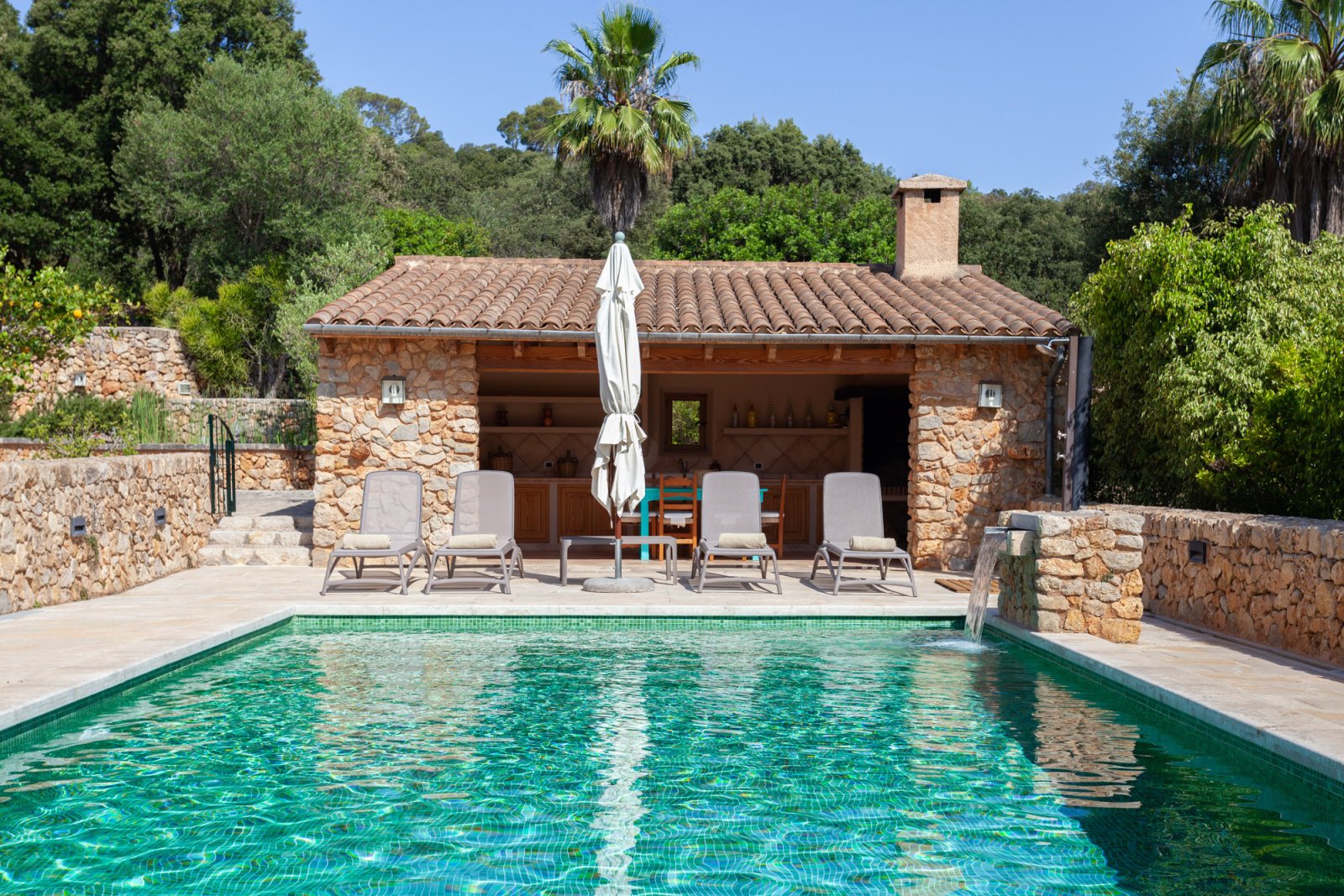 Buger: Maravillosa finca reformada en un lugar idílico con vistas despejadas, gran piscina y zonas al aire libre 