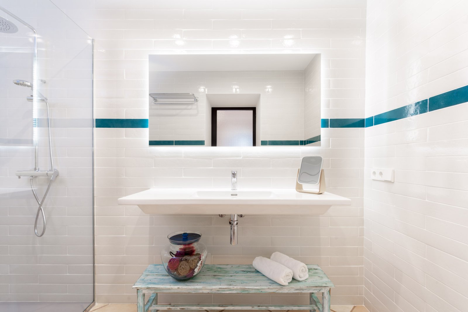 Maravillosa finca reformada en un lugar idílico con vistas despejadas, gran piscina y zonas al aire libre