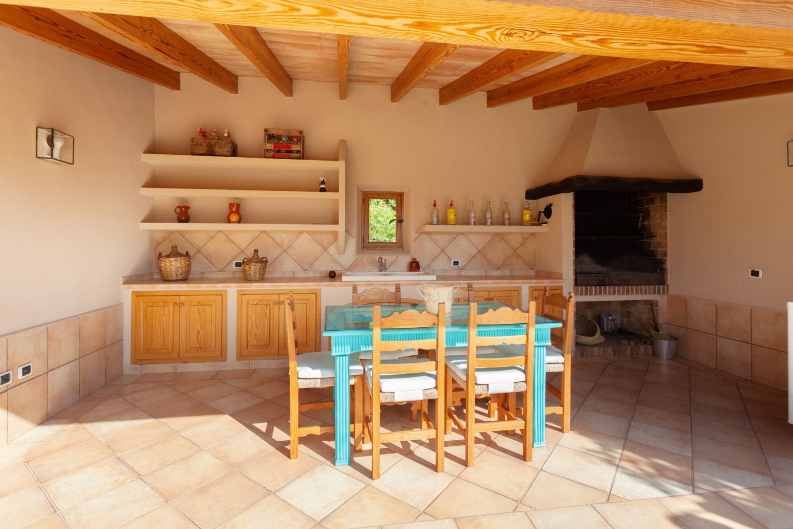 Maravillosa finca reformada en un lugar idílico con vistas despejadas, gran piscina y zonas al aire libre