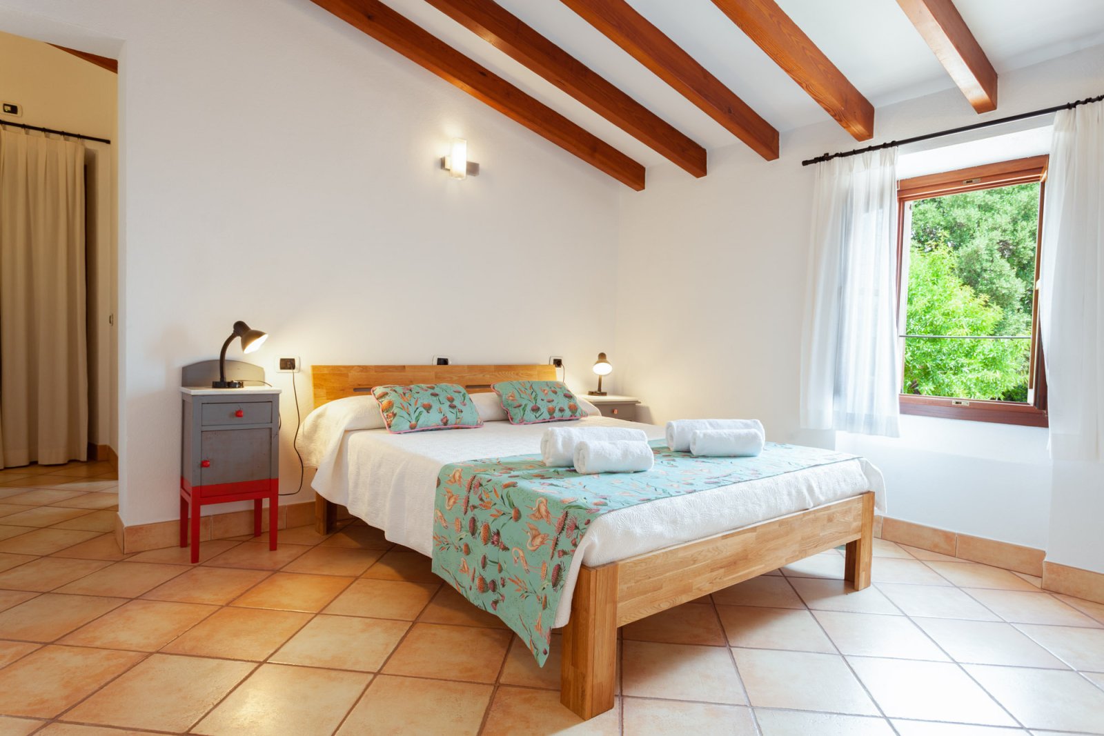 Maravillosa finca reformada en un lugar idílico con vistas despejadas, gran piscina y zonas al aire libre