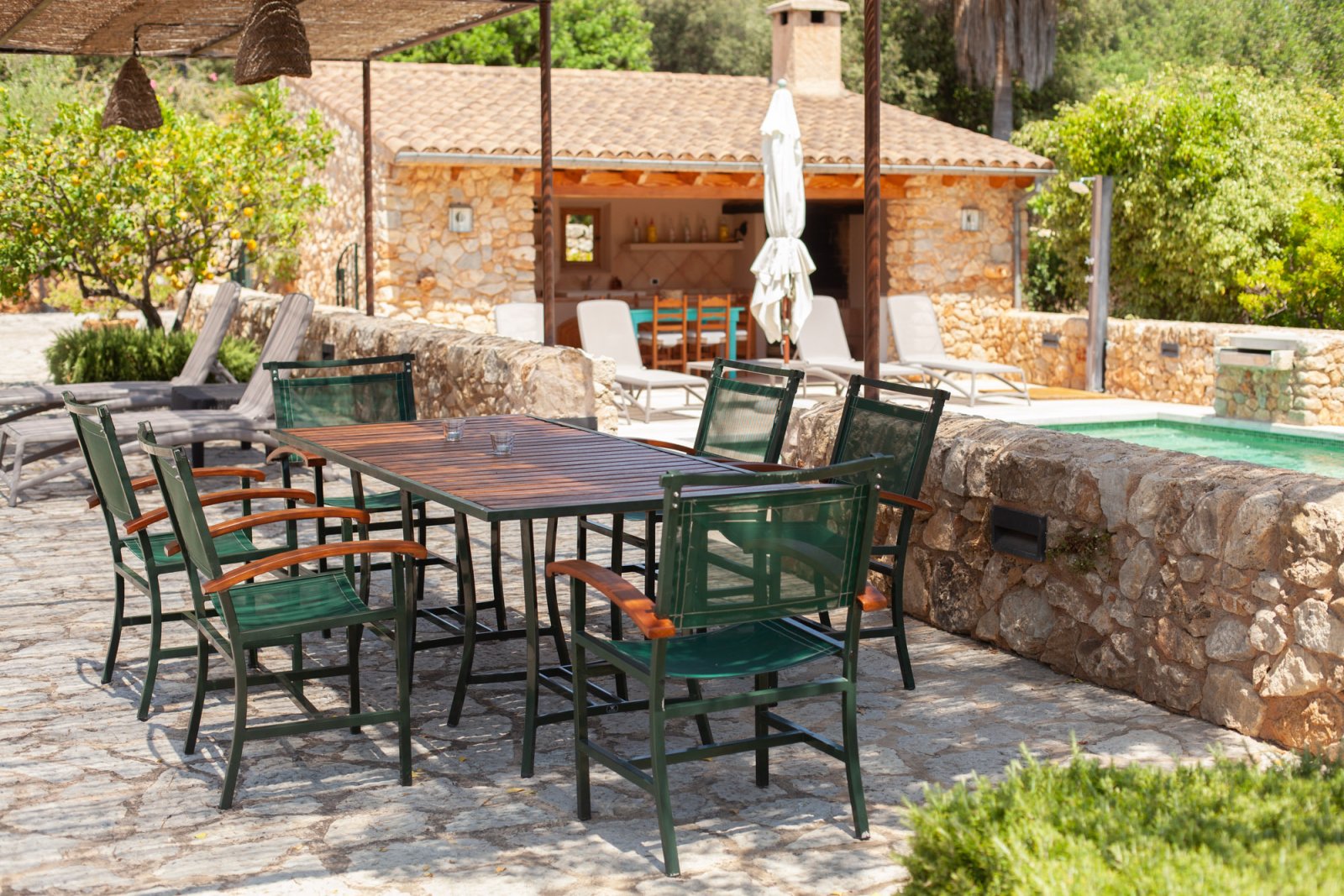 Maravillosa finca reformada en un lugar idílico con vistas despejadas, gran piscina y zonas al aire libre