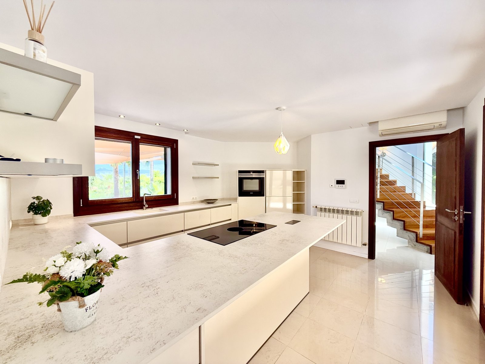 Exklusive Villa mit Pool und Sauna in Top-Lage