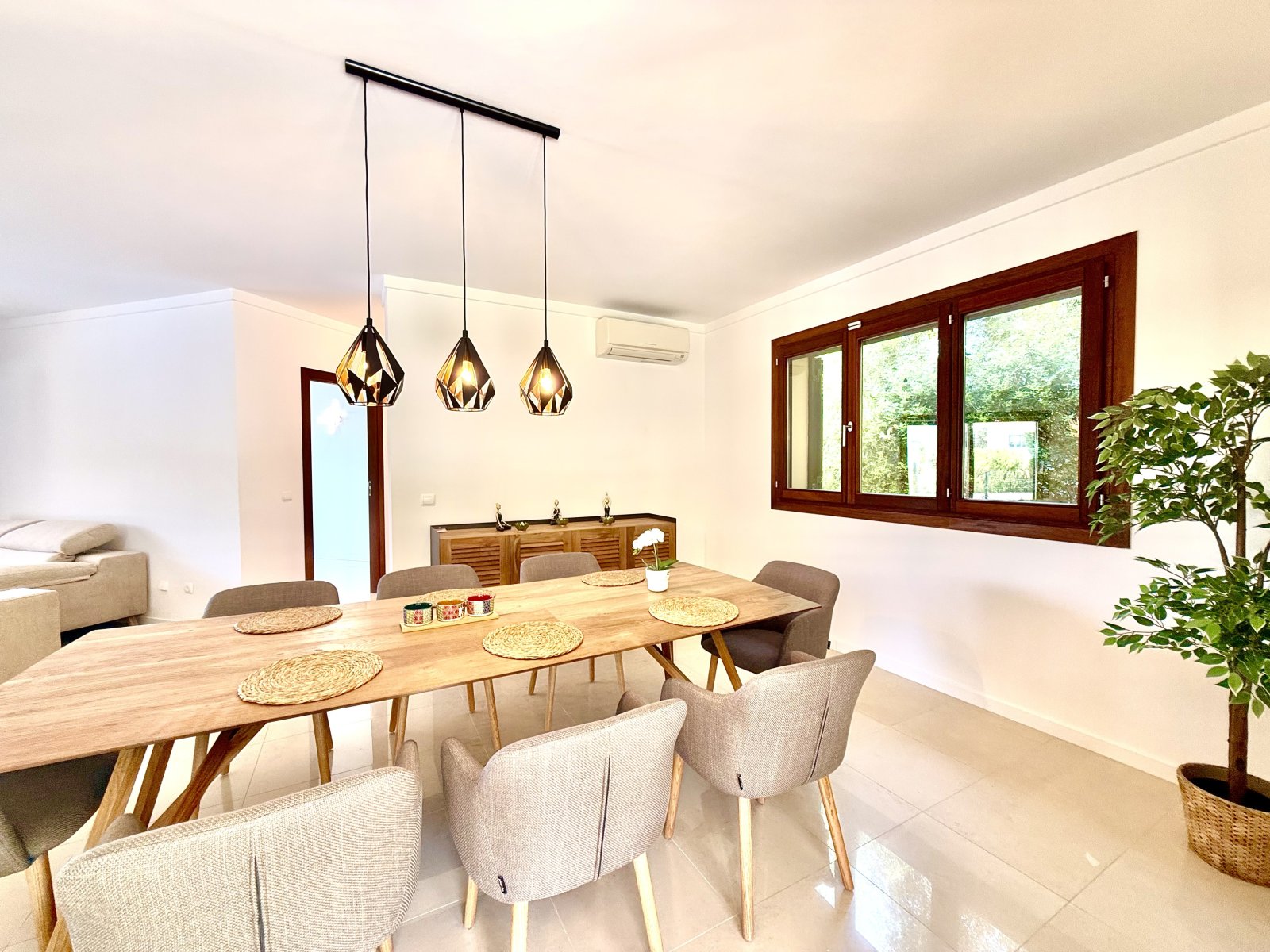 Exklusive Villa mit Pool und Sauna in Top-Lage