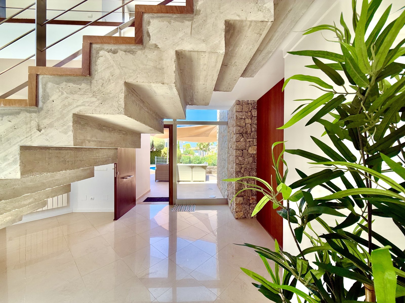 Exklusive Villa mit Pool und Sauna in Top-Lage