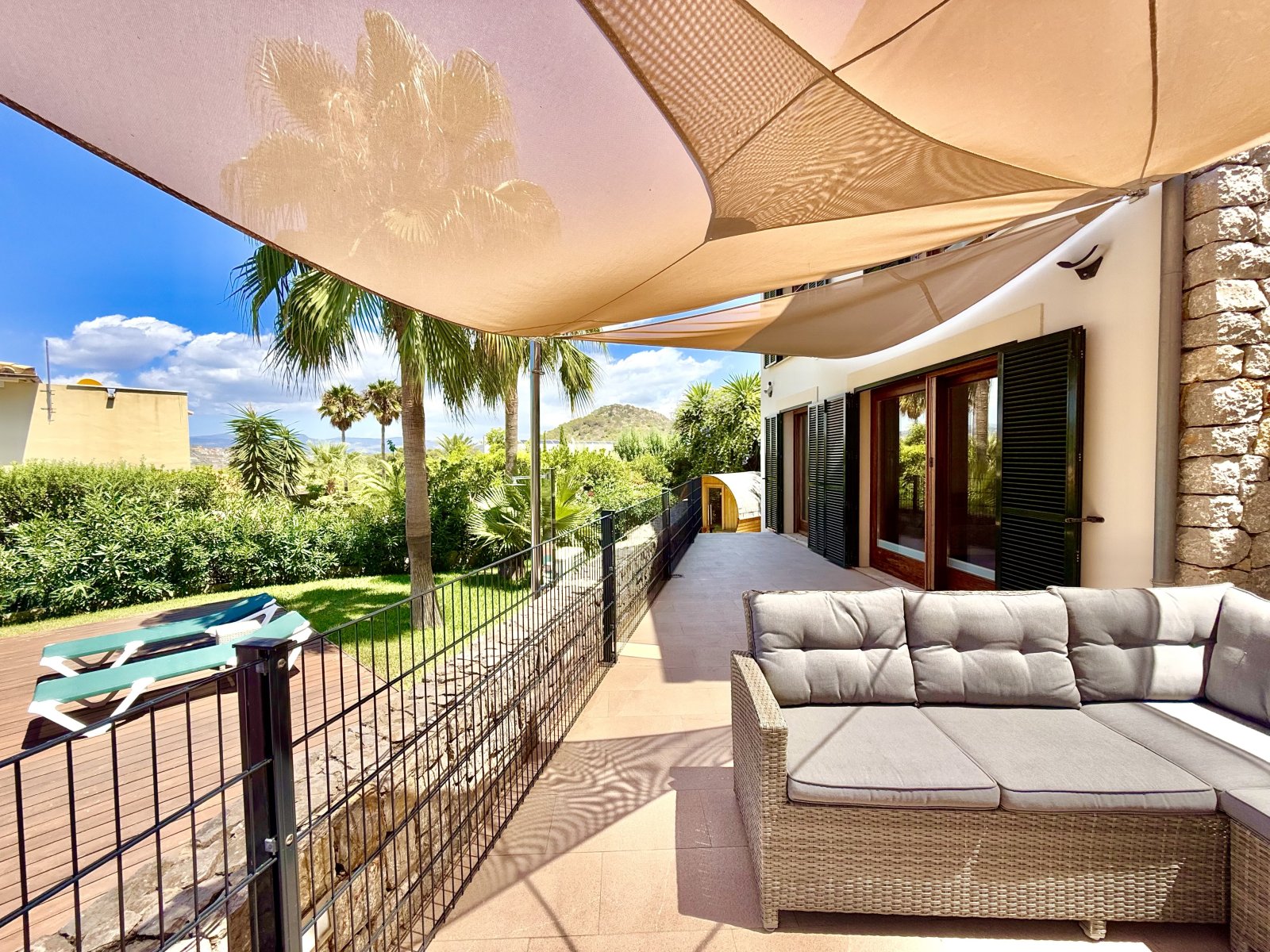 Exklusive Villa mit Pool und Sauna in Top-Lage