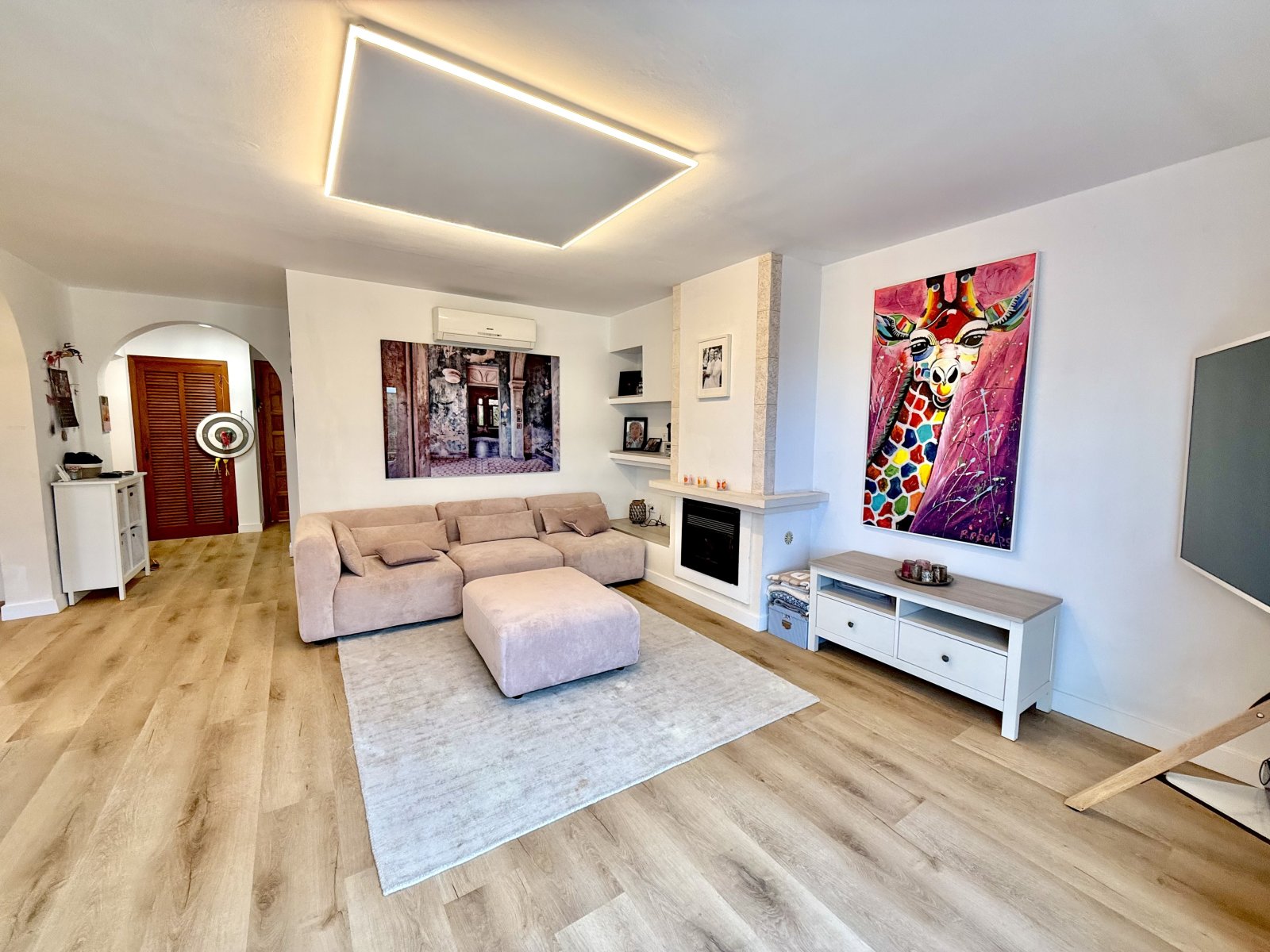 Attraktives Reiheneckhaus in Santa Ponca mit Waldblick