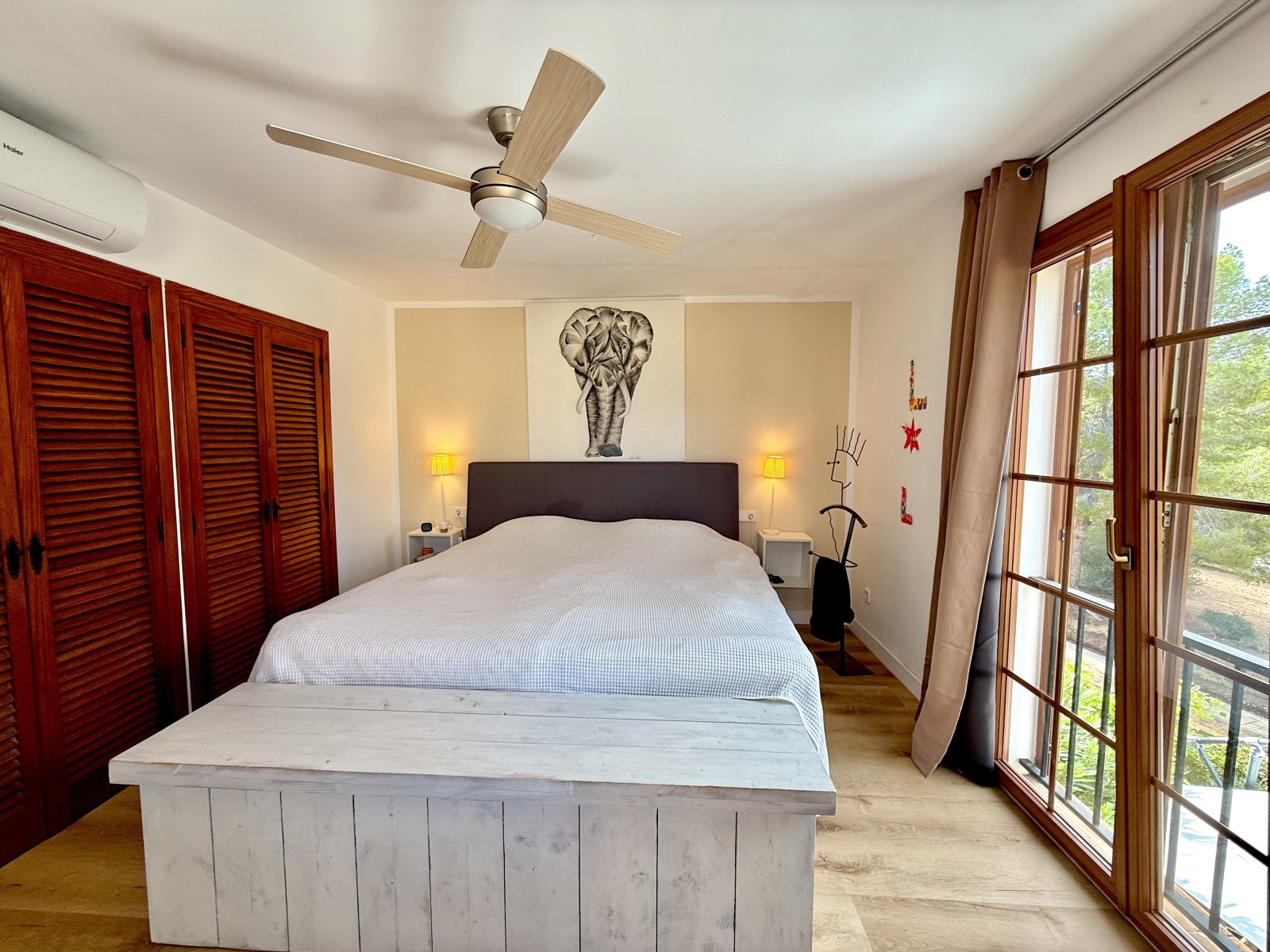 Attraktives Reiheneckhaus in Santa Ponca mit Waldblick