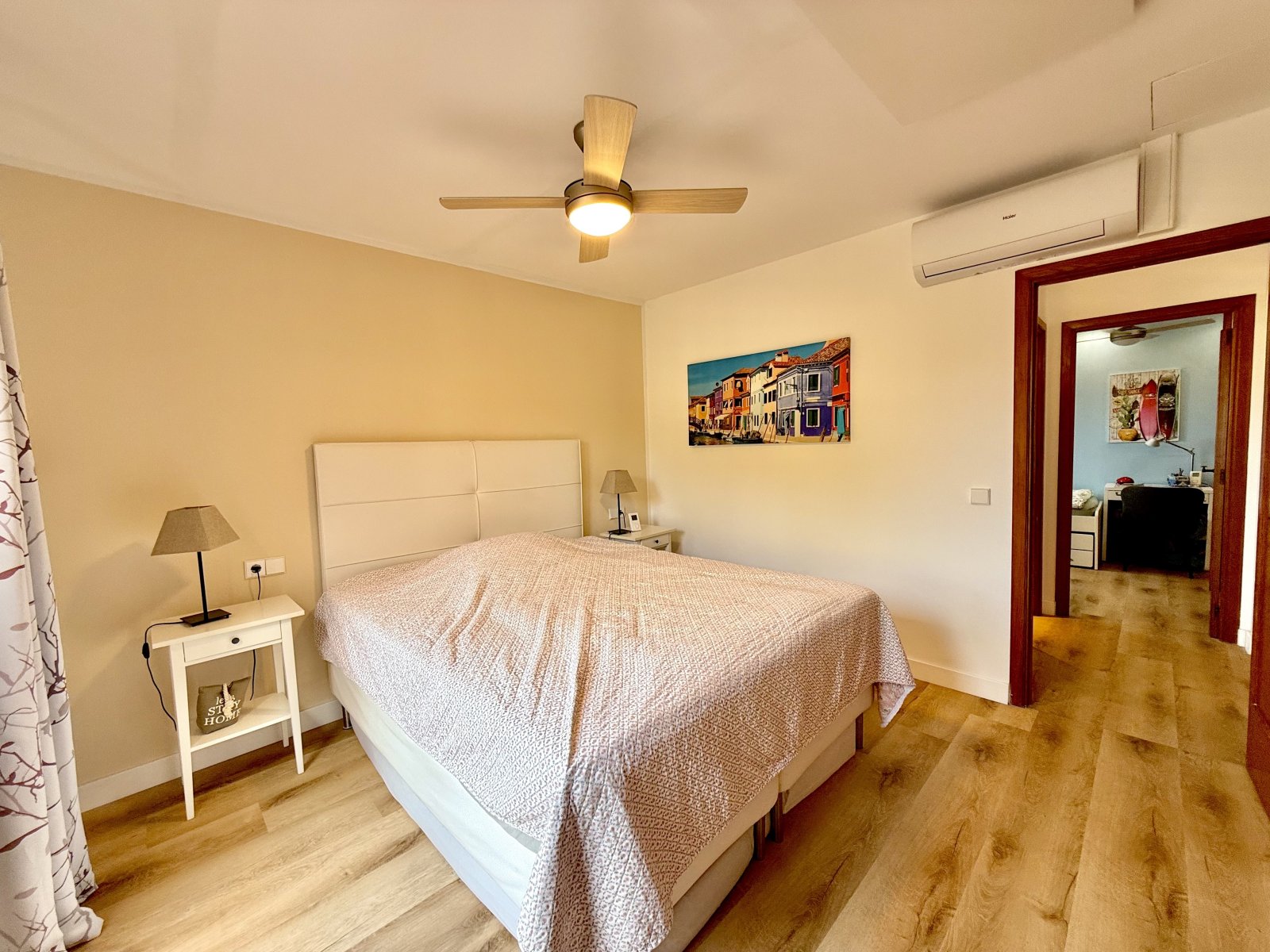 Attraktives Reiheneckhaus in Santa Ponca mit Waldblick