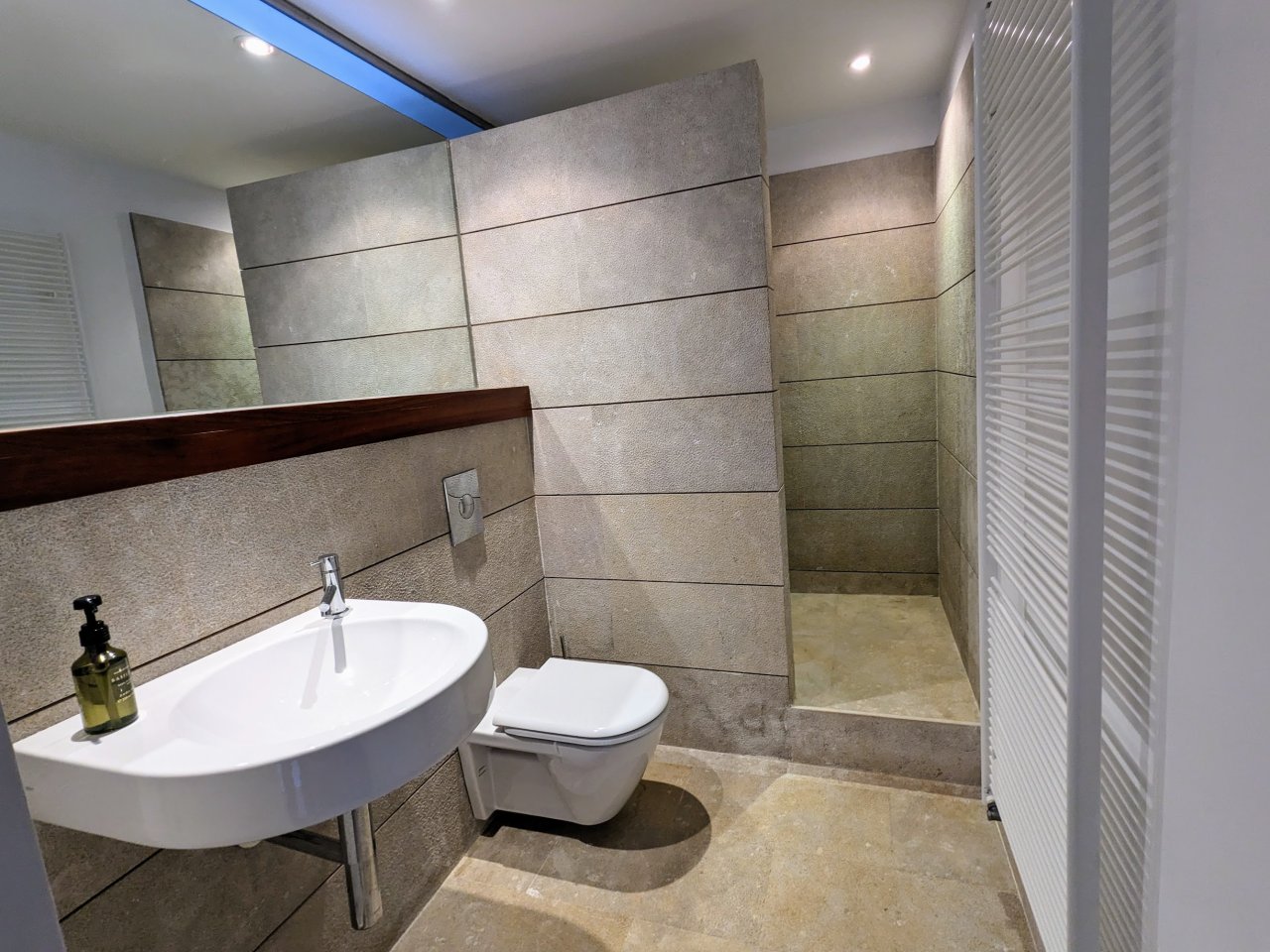 Idyllische Finca mit Pool und Blick bis auf die Bucht Palmas