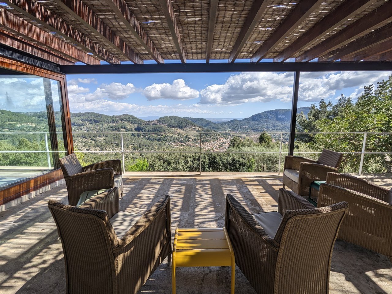 Idyllische Finca mit Pool und Blick bis auf die Bucht Palmas