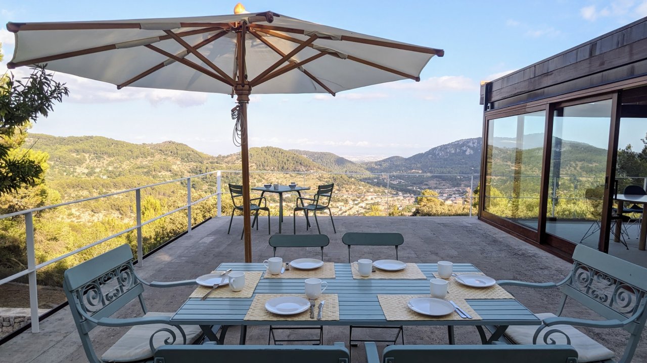 Idyllische Finca mit Pool und Blick bis auf die Bucht Palmas