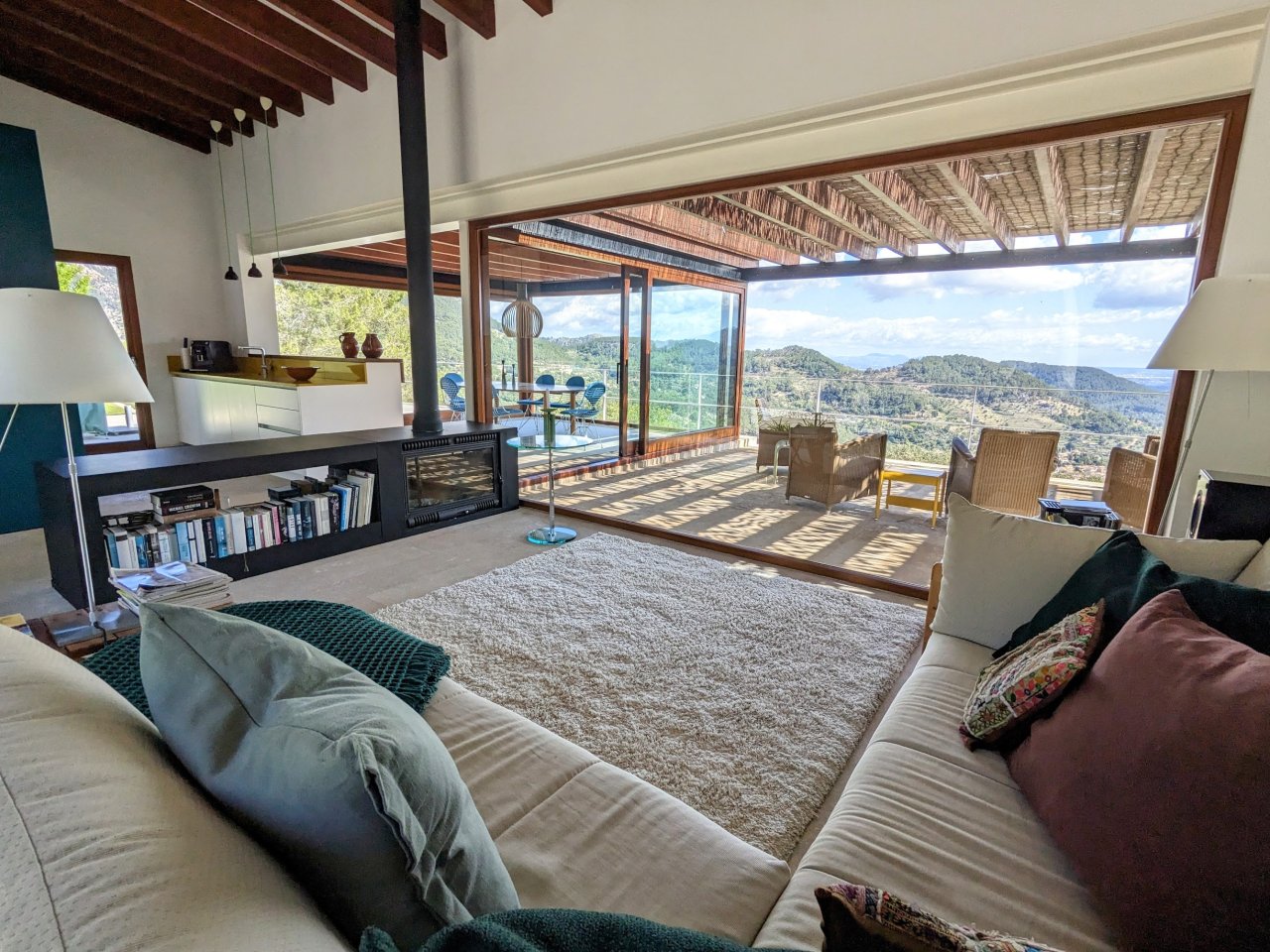 Idyllische Finca mit Pool und Blick bis auf die Bucht Palmas