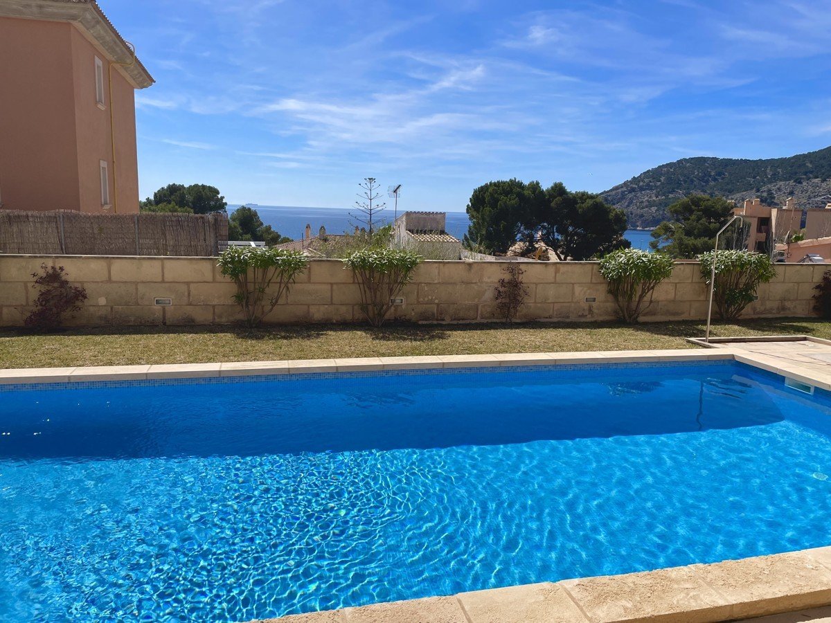 Appartement moderne avec vue sur mer et piscine à Camp de Mar