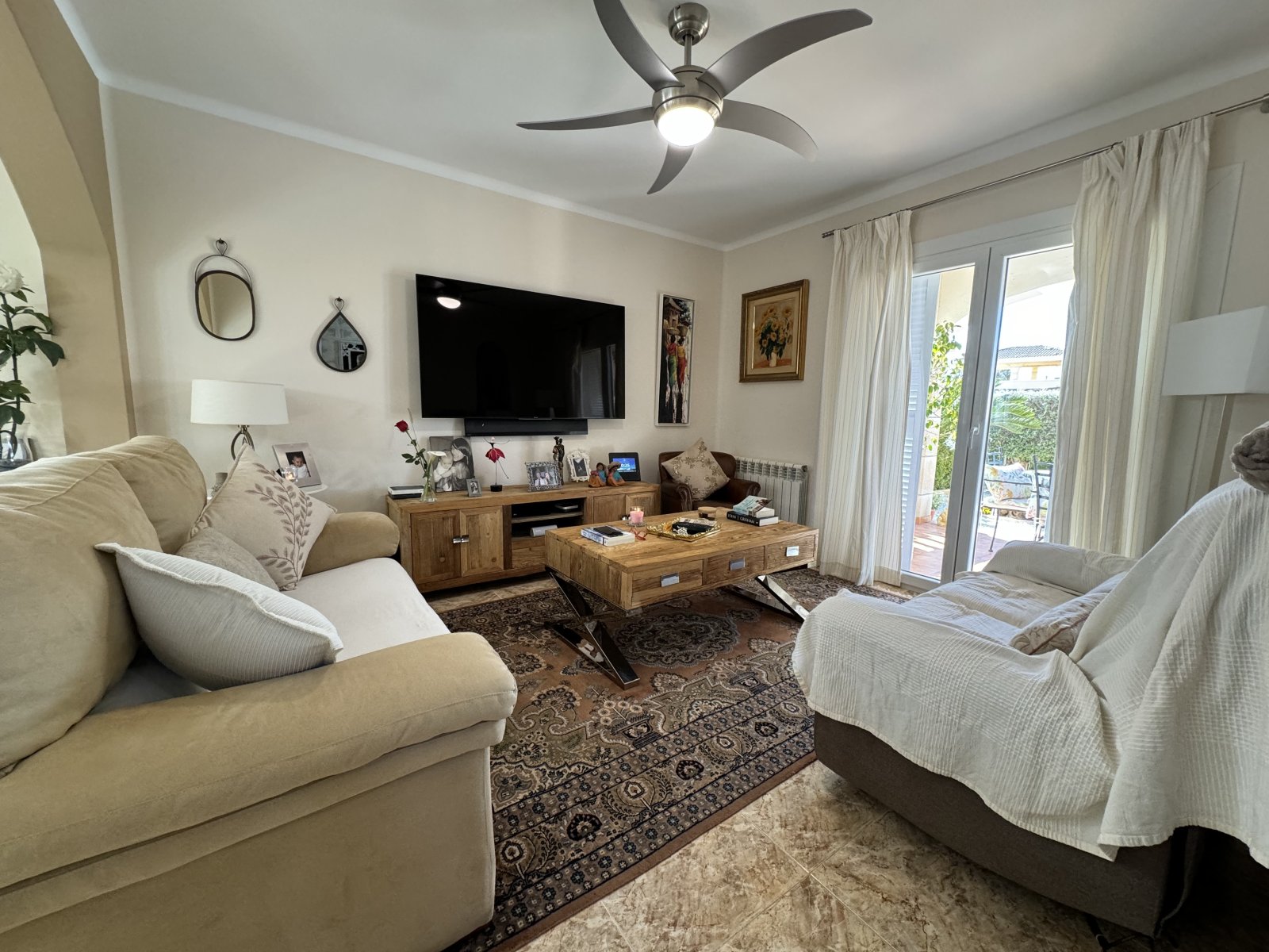 Maison individuelle privée dans un endroit calme avec piscine et jardin méditerranéen à Son Ferrer