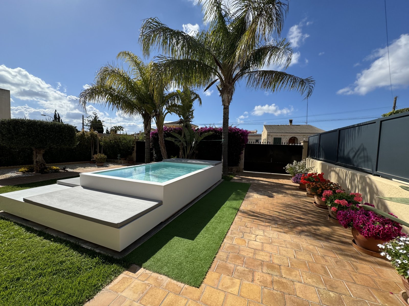 Maison individuelle privée dans un endroit calme avec piscine et jardin méditerranéen à Son Ferrer