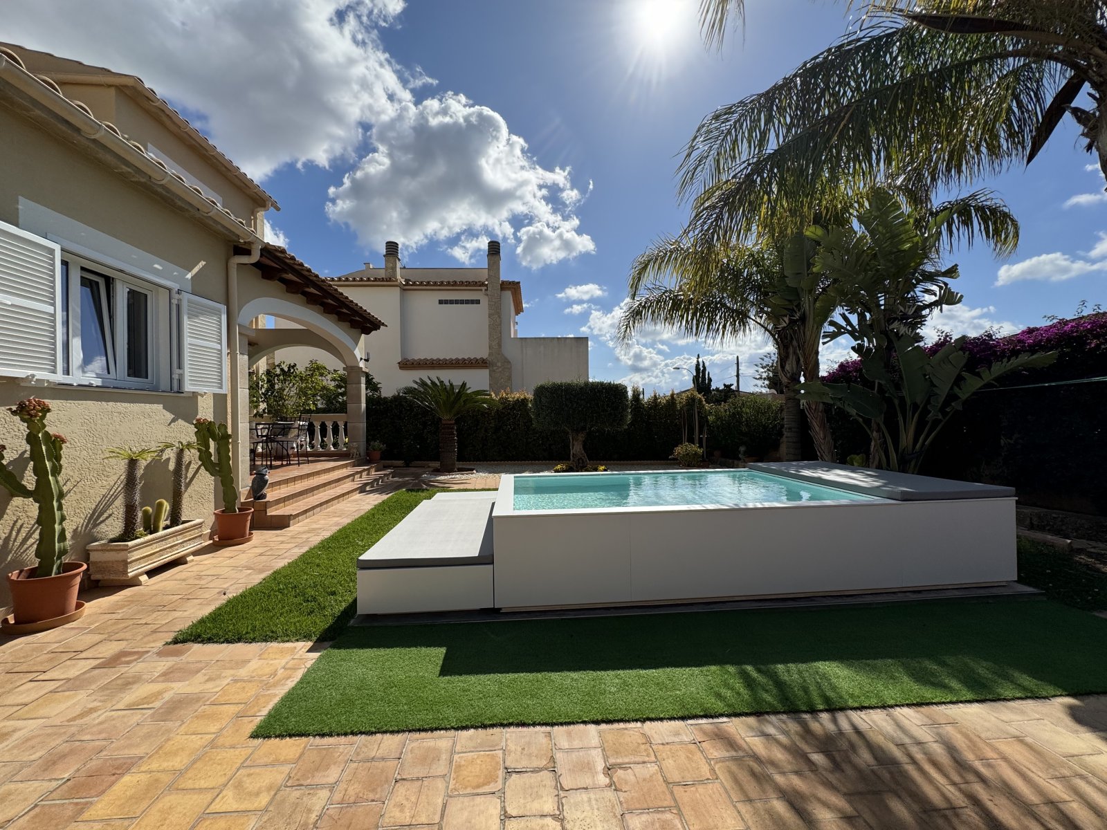 Maison individuelle privée dans un endroit calme avec piscine et jardin méditerranéen à Son Ferrer
