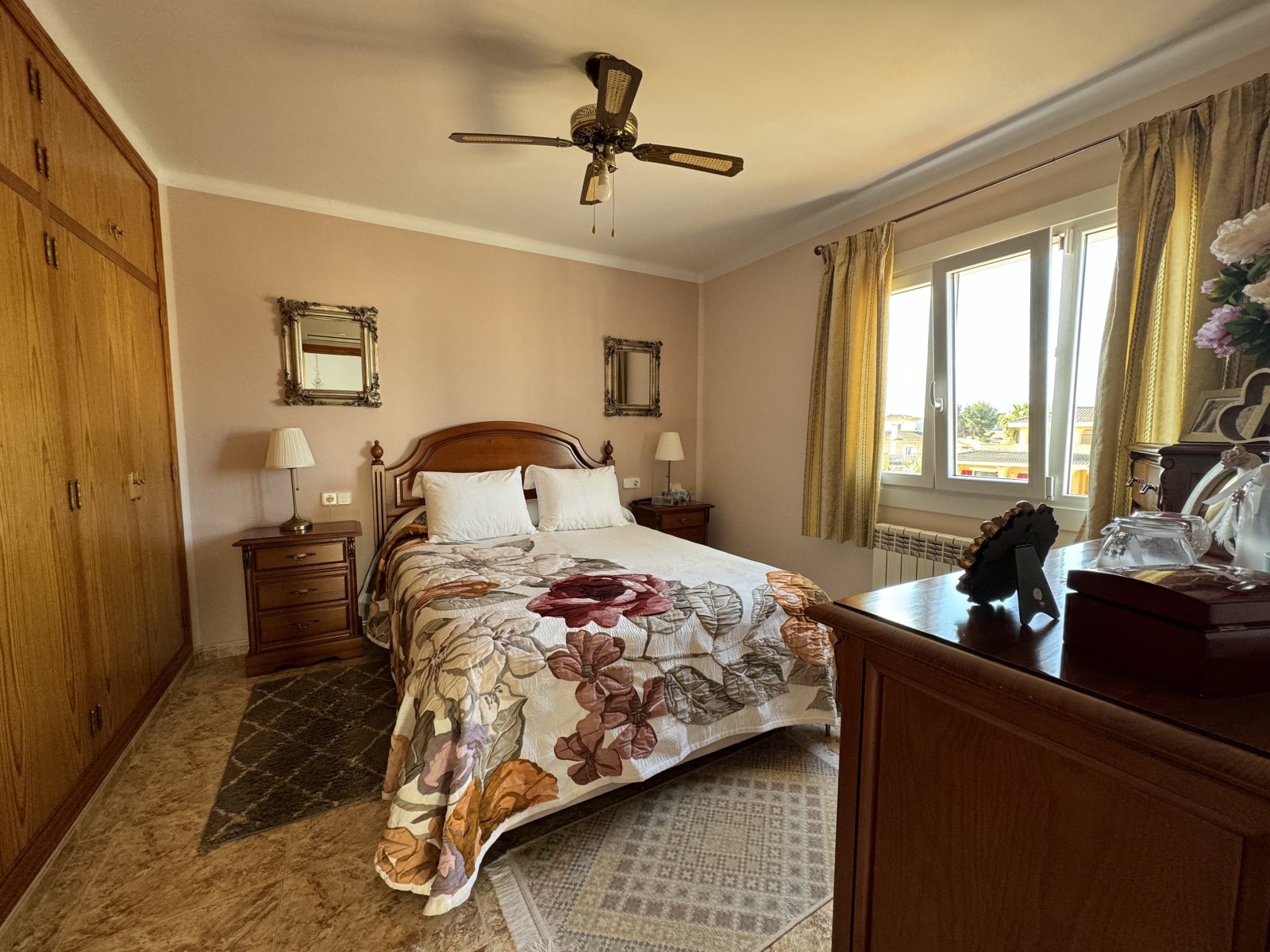 Maison individuelle privée dans un endroit calme avec piscine et jardin méditerranéen à Son Ferrer