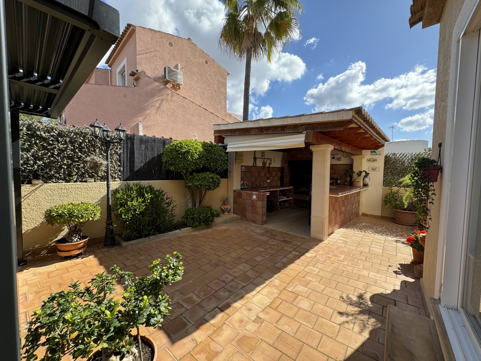 Maison individuelle privée dans un endroit calme avec piscine et jardin méditerranéen à Son Ferrer
