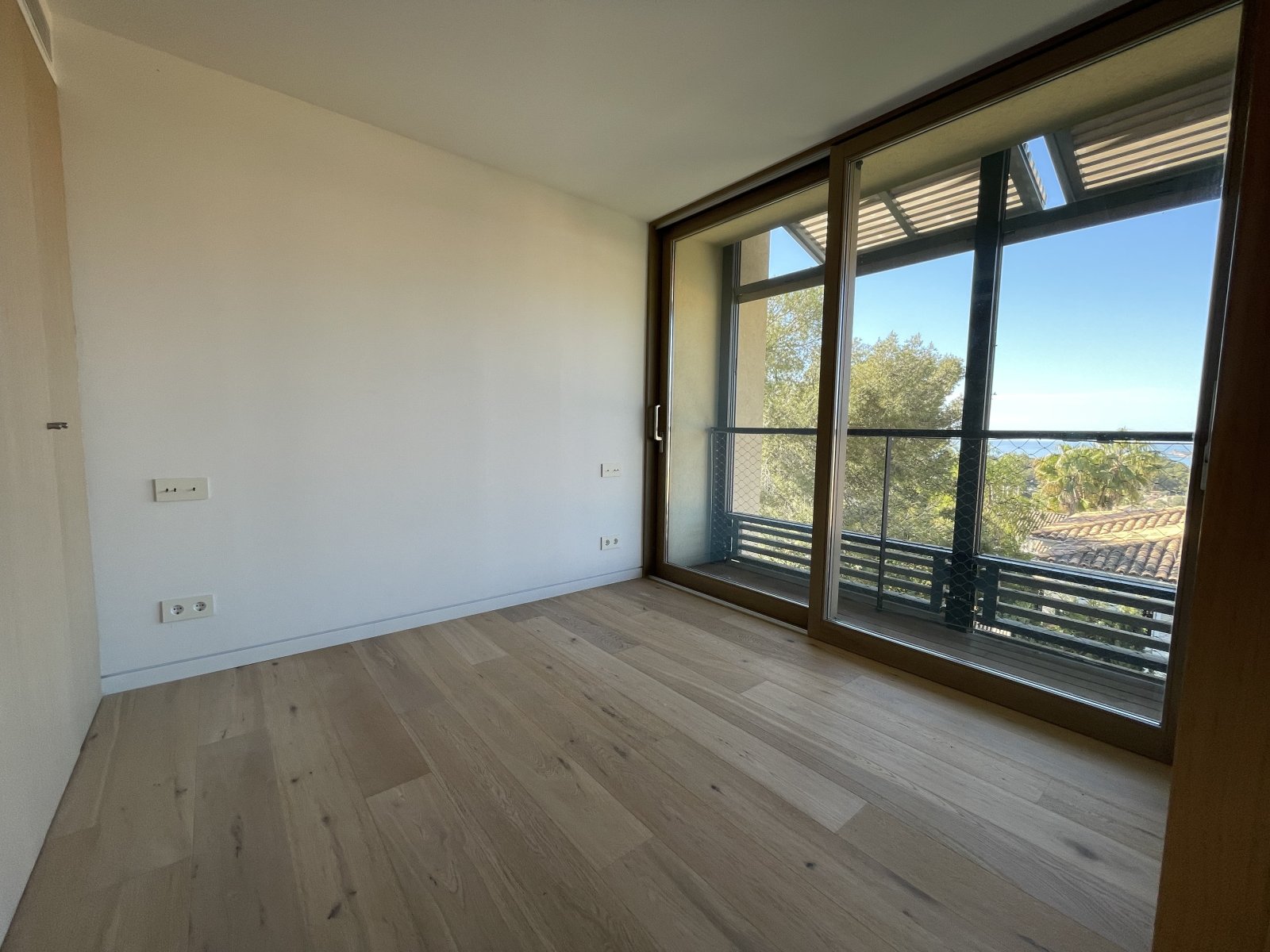 Nouveau penthouse duplex de luxe avec terrasse sur le toit, piscine et vue sur la mer à Bonanova