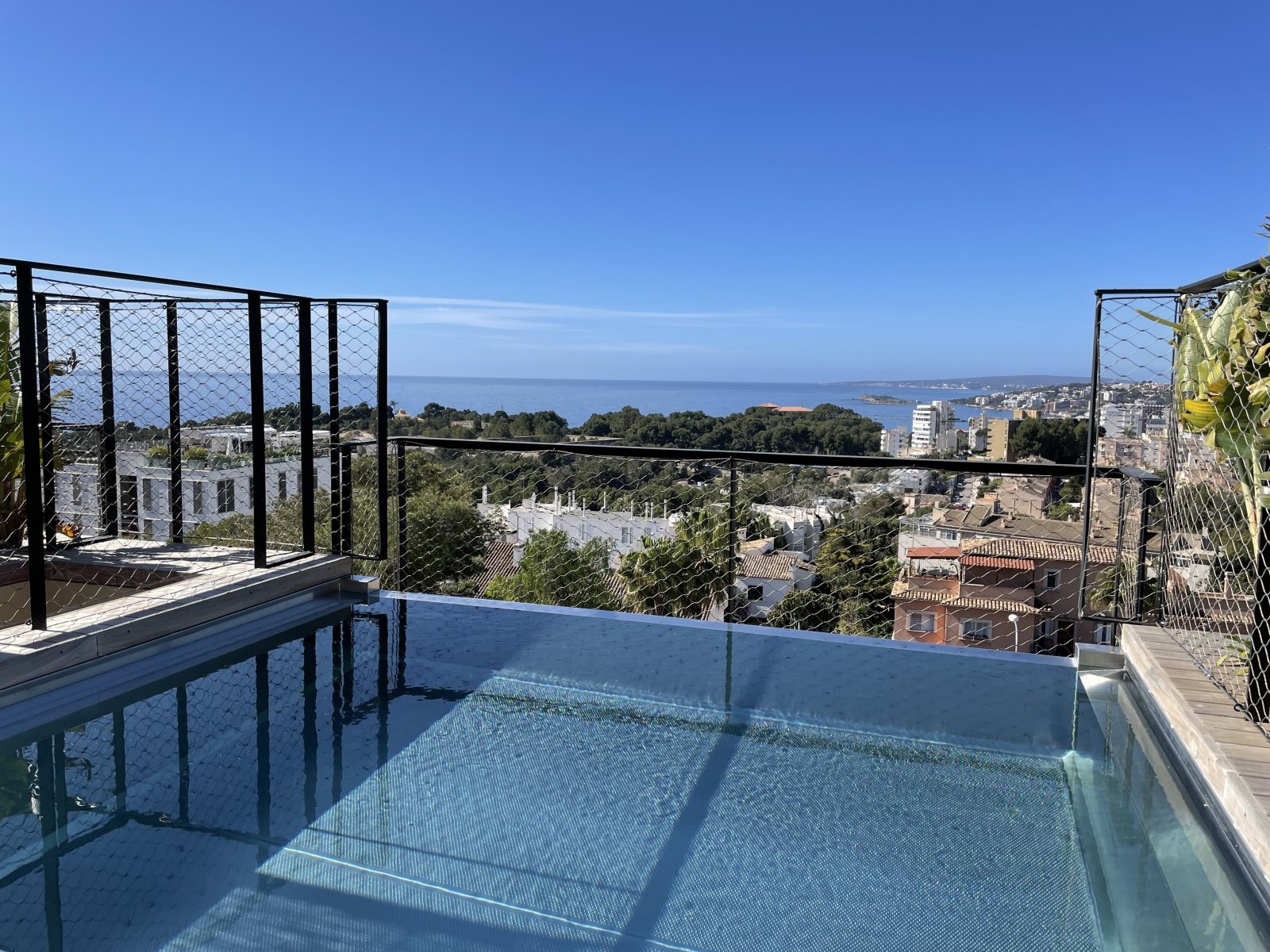 Bonanova: Nouveau penthouse duplex de luxe avec terrasse sur le toit, piscine et vue sur la mer à Bonanova 