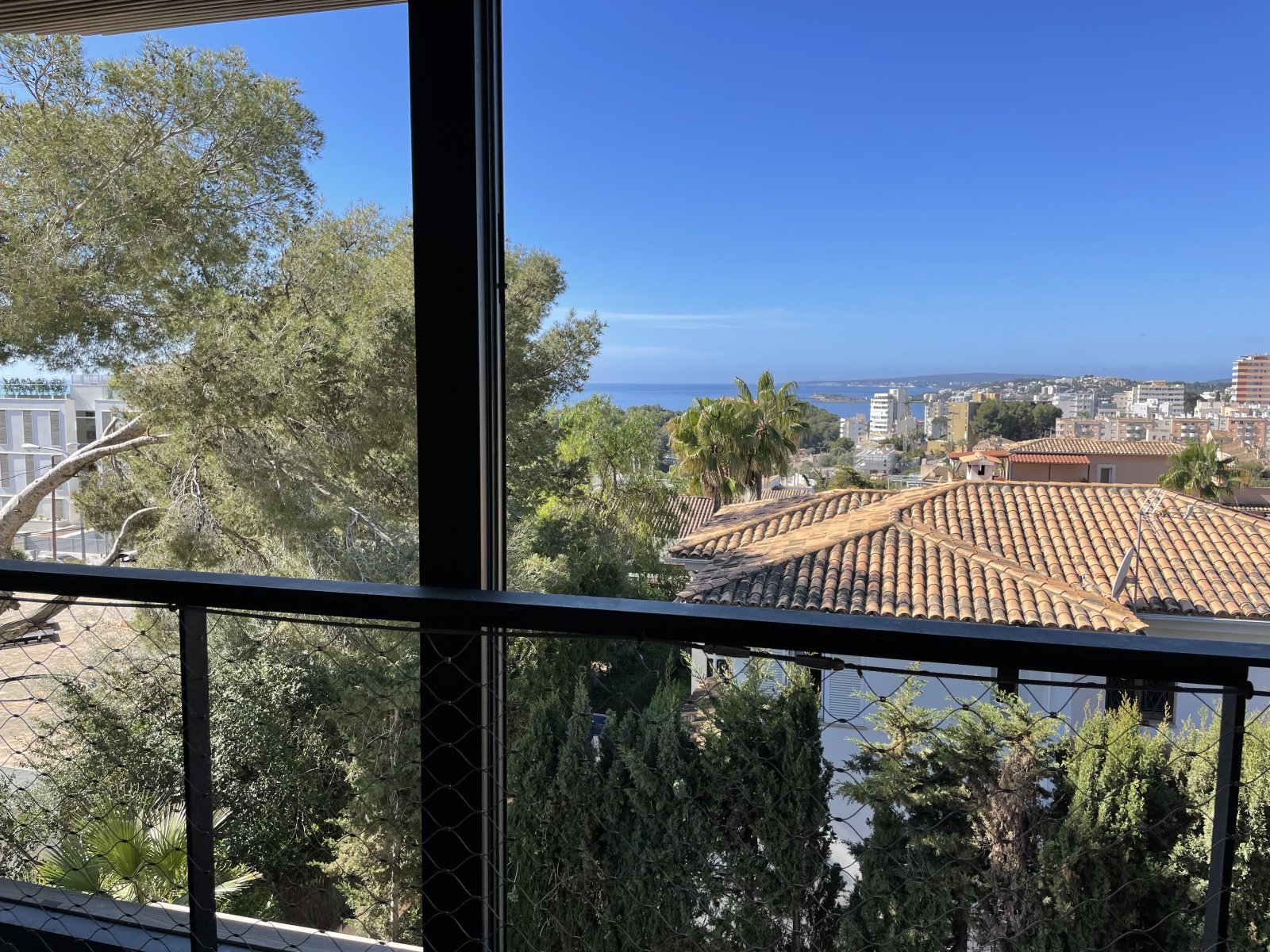 Nouveau penthouse duplex de luxe avec terrasse sur le toit, piscine et vue sur la mer à Bonanova